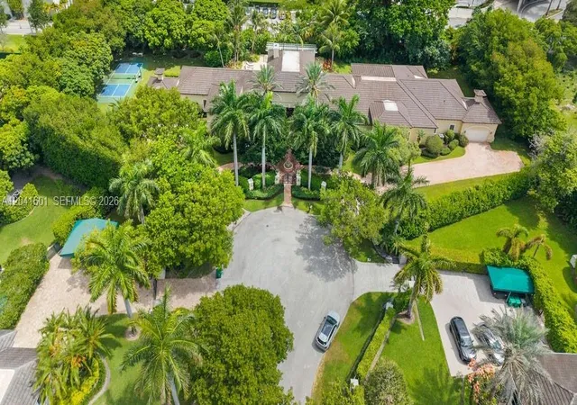 Photo 4 of Single family home for sale at 9001 SW 59th Court, Pinecrest, FL 33156 | MLS# A12041601 | Listing updated on 2026-10-31
