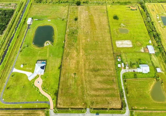 1st image of 4 Sneed Rd, Fort Pierce, FL 34945 | MLS# B26045136