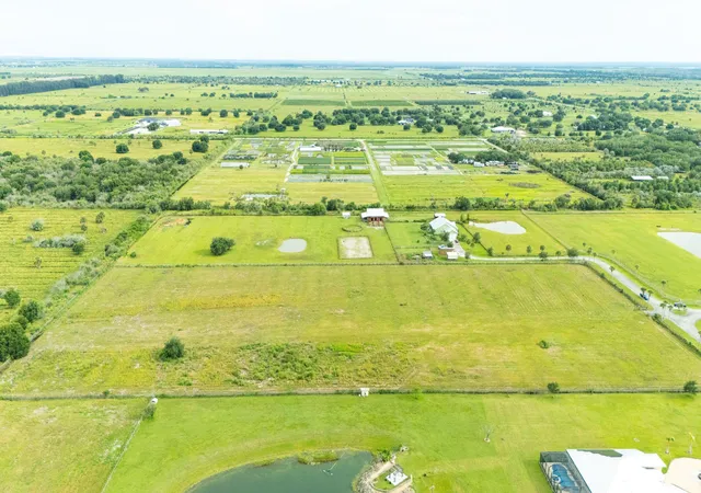 4th image of 4 Sneed Rd, Fort Pierce, FL 34945 | MLS# B26045136