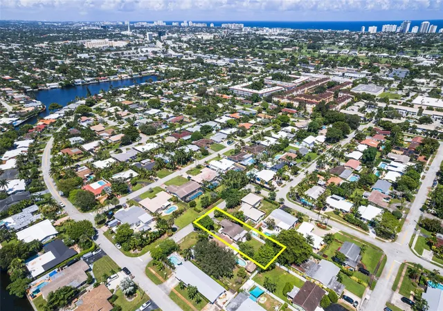 Photo 3 of Single family home for sale at 1676 Ne 40th Street, Oakland Park, FL 33334 | MLS# B26045173 | Listing updated on 2026-09-25