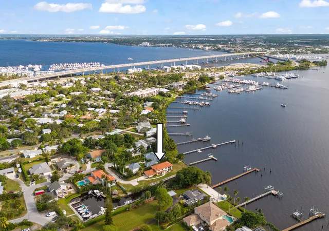 Photo 4 of Single family home for sale at 911 NW Sunset Ter, Stuart, FL 34994 | MLS# B26045189 | Listing updated on 2026-10-08