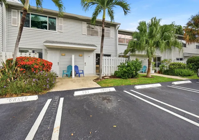 Homes for sale in Pompano Beach, FL | 2683 Ne 15th St, Pompano Beach, FL 33062 | MLS# B26045228