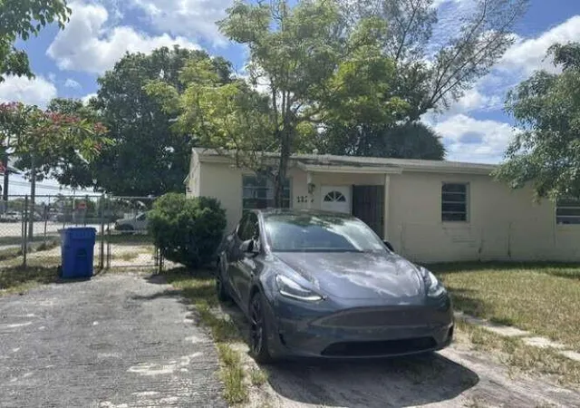 Photo 2 of Single family home for sale at 1226 Nw 23rd Terrace, Fort Lauderdale, FL 33311 | MLS# B26045240 | Listing updated on 2026-09-23