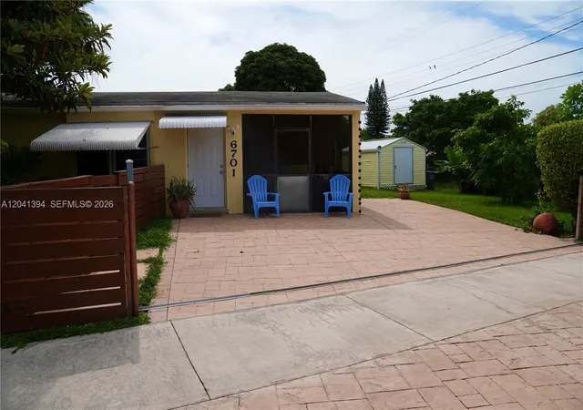 3rd image of 6701 Harding St, Hollywood, FL 33024 | MLS# A12041394
