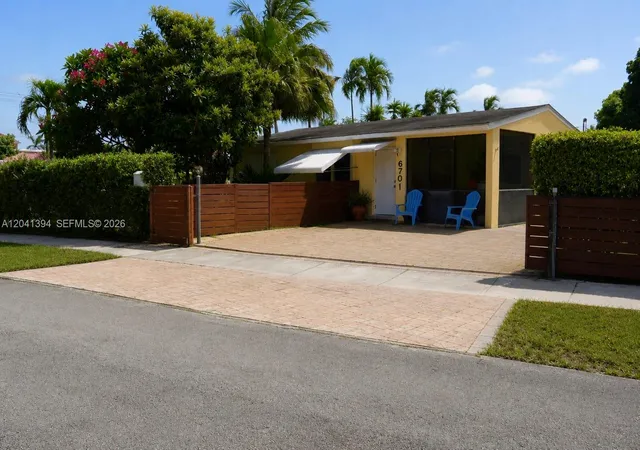 4th image of 6701 Harding St, Hollywood, FL 33024 | MLS# A12041394