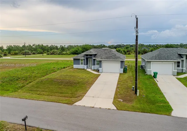 2nd image of 106 Plantation Dr, Labelle, FL 33935 | MLS# A12043095