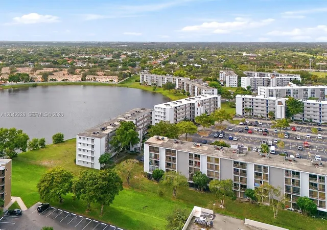 Homes for sale in Miramar, FL | 8560 N Sherman Cir #302, Miramar, FL 33025 | MLS# A12042228