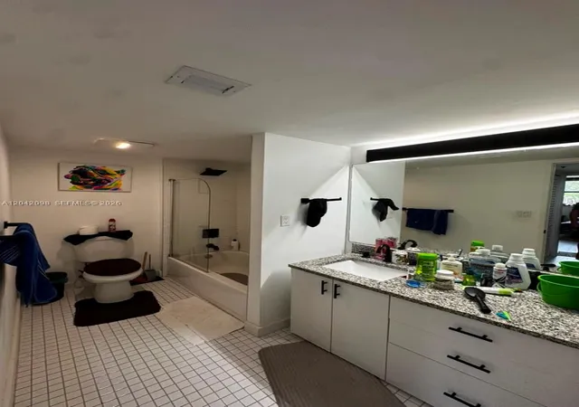 10th image of 210 174th St #M11, Sunny Isles Beach, FL 33160 | MLS# A12042098