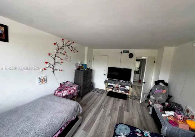 3rd image of 210 174Th St #M11, Sunny Isles Beach, FL 33160 | MLS# A12042098