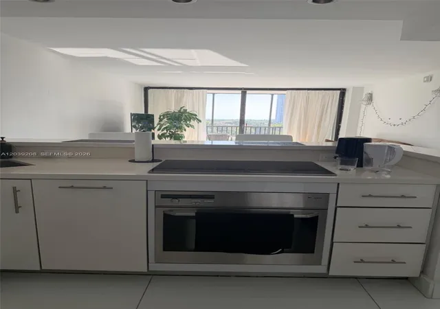 3rd image of 3475 N Country Club Dr #816, Miami, FL 33180 | MLS# A12039208