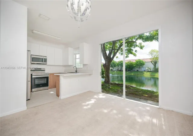 5th image of 445 Ne 21St Ave, Homestead, FL 33033 | MLS# A12043168