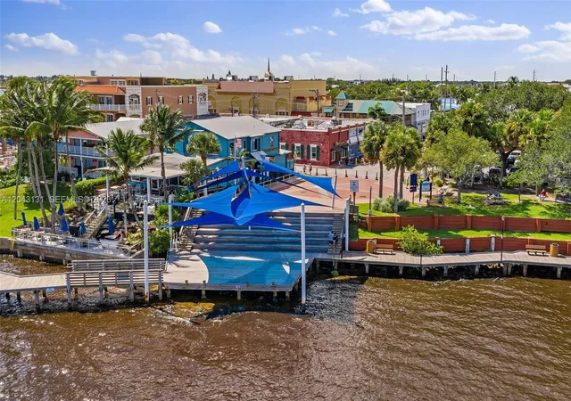 2nd image of 145 Ne Edgewater Dr, Stuart, FL 34996