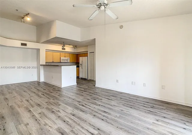 3rd image of 2080 W Preserve Wy #303, Miramar, FL 33025 | MLS# A12043047
