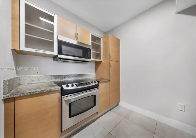 5th image of 2775 Ne 187Th St #318, Miami, FL 33180 | MLS# A12040143