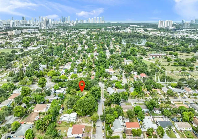 12th image of 1585 Ne 158th St, North Miami Beach, FL 33162 | MLS# A12042331
