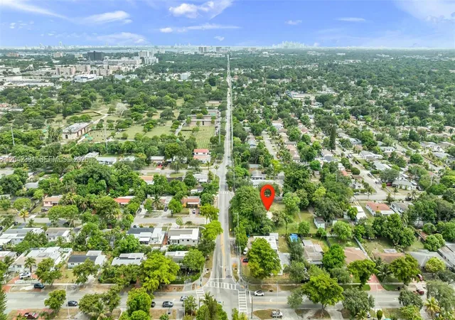 4th image of 1585 Ne 158Th St, North Miami Beach, FL 33162 | MLS# A12042331