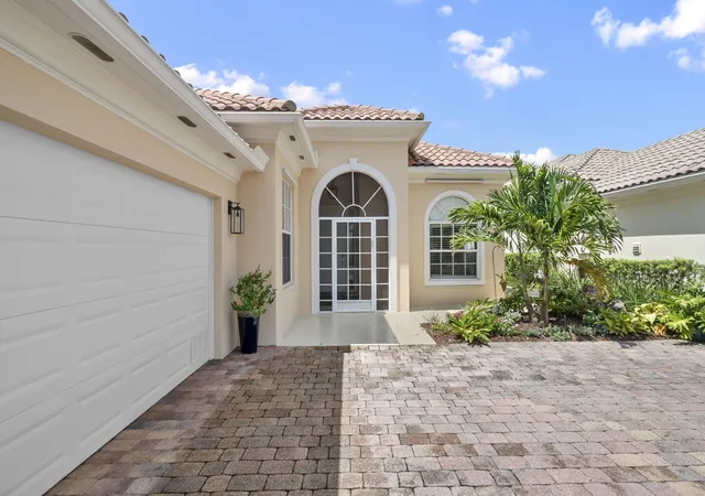 Photo 3 of Single family home for sale at 8186 Laborie Ln, Wellington, FL 33414 | MLS# B26045380 | Listing updated on 2026-09-23