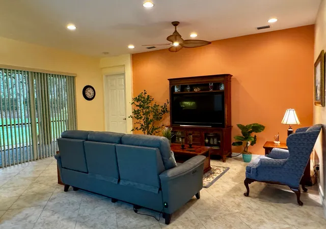 Photo 2 of Single family home for sale at 9385 Ivory Isle Rd, Boynton Beach, FL 33473 | MLS# B26045385 | Listing updated on 2026-10-07
