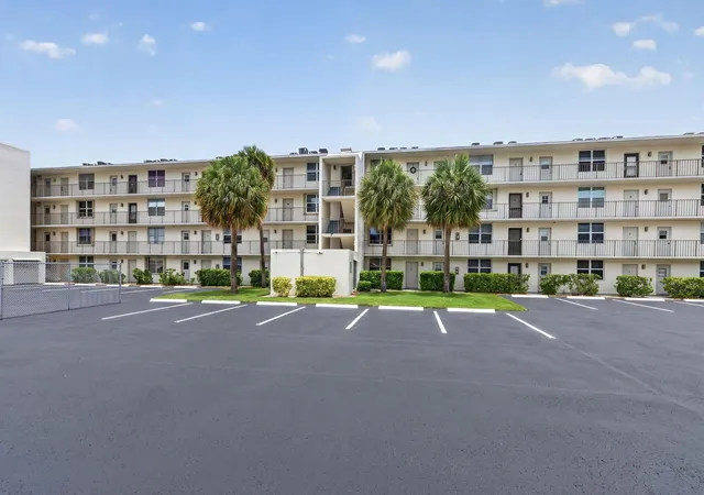 1st image of 4501 Ne 21st Ave #208, Fort Lauderdale, FL 33308 | MLS# B26045389