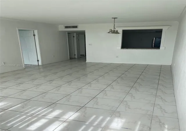 5th image of 1301 Ne Miami Gardens Dr #701W, Miami, FL 33179 | MLS# A12043256