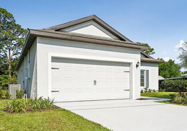 Photo 2 of Single family home for sale at 5901 Raintree Trl, Fort Pierce, FL 34982 | MLS# B26045431 | Listing updated on 2026-09-25