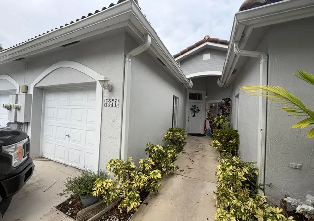 Photo 2 of Single family home for sale at 4271 Sw 10th Court, Deerfield Beach, FL 33442 | MLS# B26045449 | Listing updated on 2026-10-06