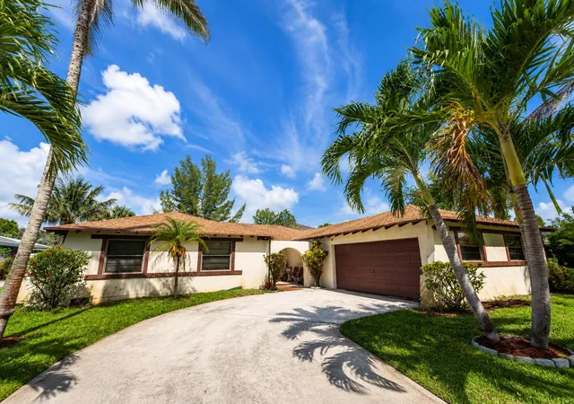 Photo 1 of Single family home for sale at 915 Ryanwood Dr, West Palm Beach, FL 33413 | MLS# B26045466 | Listing updated on 2026-10-28