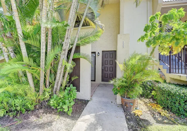 Townhouse for sale at 22435 SW 61st Way #124, Boca Raton, FL 33428 | MLS# B26045478