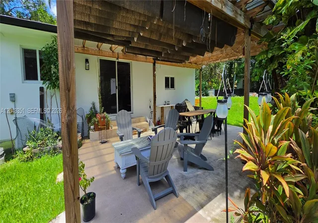 5th image of 13501 Ne Miami Ct, Miami, FL 33161 | MLS# A12043351