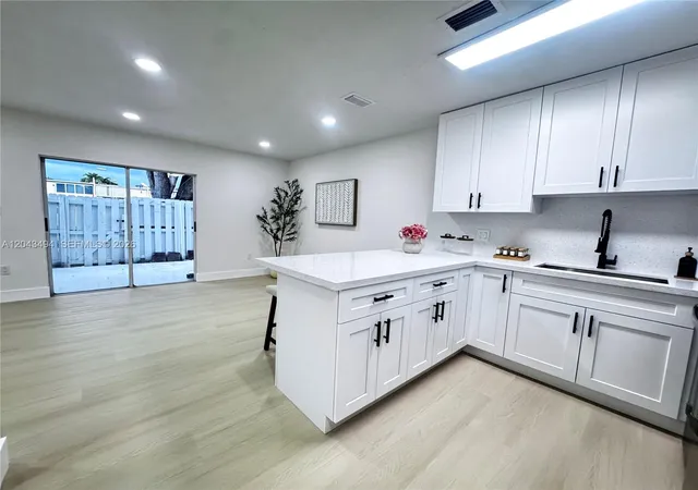 3rd image of 6350 Sw 139Th Ave, Miami, FL 33183 | MLS# A12043494