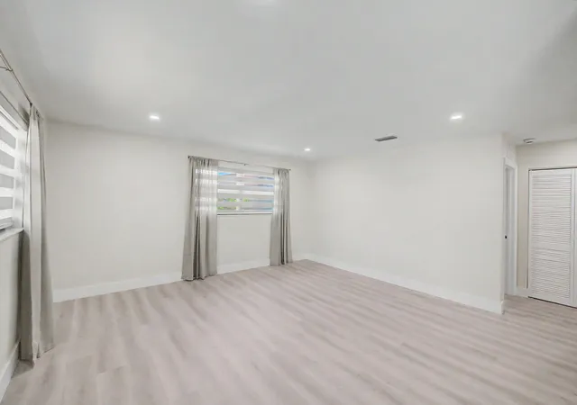 Photo 4 of Single family home for sale at 9298 Birmingham Dr, Palm Beach Gardens, FL 33410 | MLS# B26045527 | Listing updated on 2026-09-27