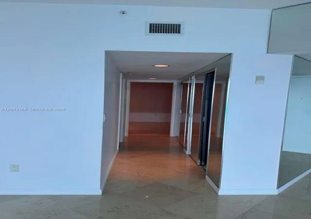 4th image of 5025 Collins Ave #1602, Miami Beach, FL 33140 | MLS# A12043368
