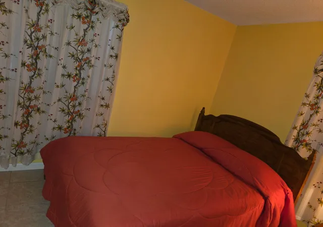 5th image of 3101 Hibiscus Ave, Fort Pierce, FL 34947 | MLS# B26045529