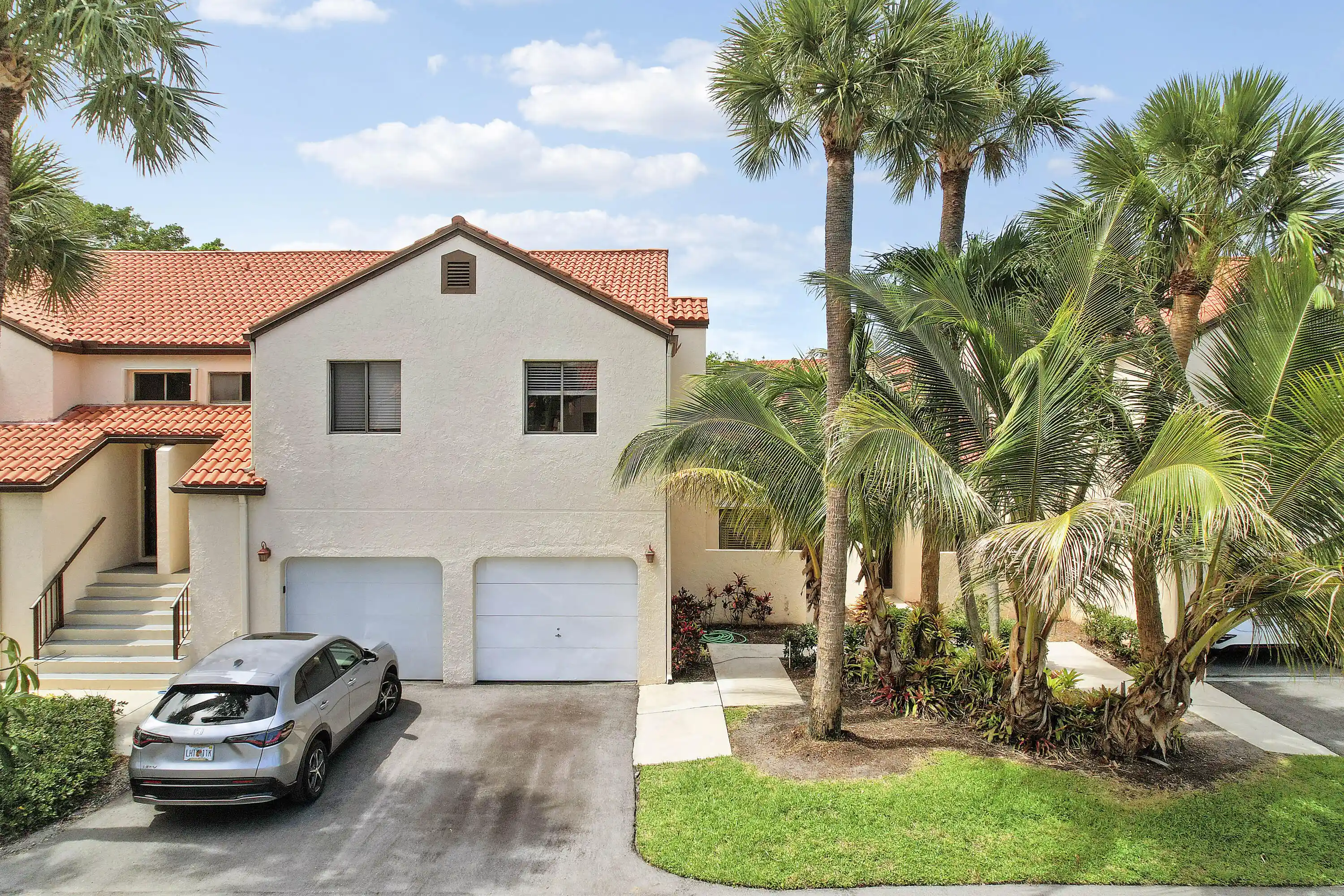 Photo 1 of Condo for sale at 11 Vía De Casas Sur, Boynton Beach, FL 33426 | MLS# B26045564 | Listing updated on 2026-10-21