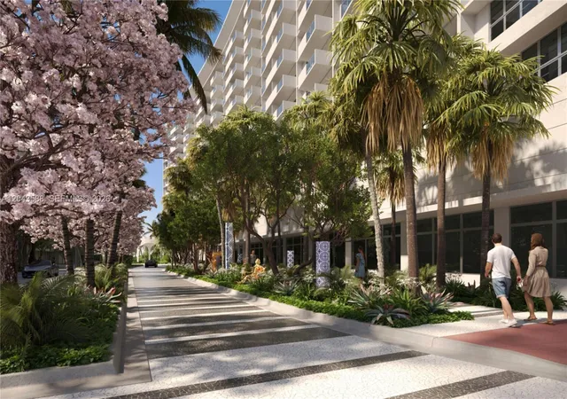 2nd image of 100 Lincoln Rd, Miami Beach, FL 33139