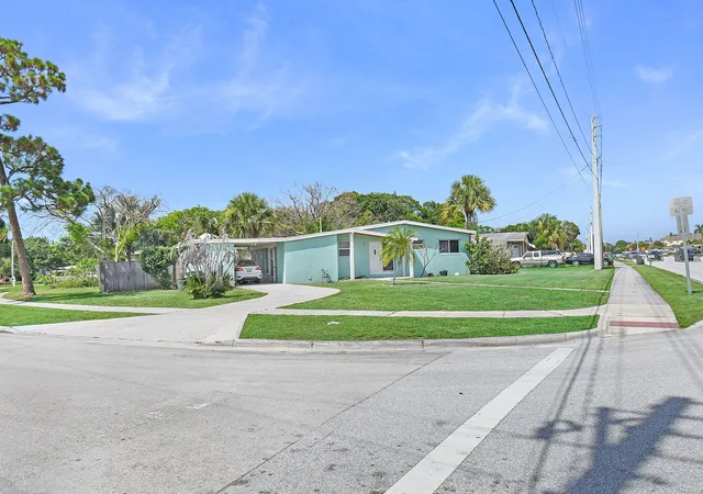 2nd image of 201 Ne Prima Vista Blvd, Port St Lucie, FL 34983 | MLS# B26045594