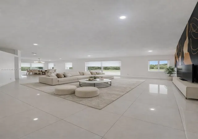 5th image of 19227 Nw 22Nd St, Pembroke Pines, FL 33029 | MLS# A12043639