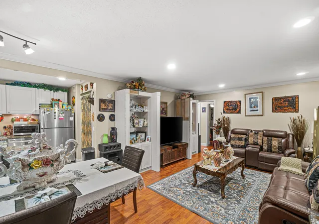 Photo 2 of Sale Pending at 526 Shady Pine Way #D2, Greenacres, FL 33415 | MLS# B26045641 | Listing updated on 2026-10-09