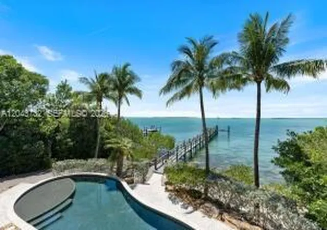 3rd image of 104 Coastal Dr, Key Largo, FL 33037 | MLS# A12043732