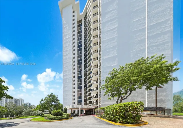 2nd image of 18181 Ne 31St Ct, Aventura, FL 33160