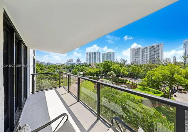 2nd image of 18181 Ne 31st Ct #506, Aventura, FL 33160 | MLS# A12043007