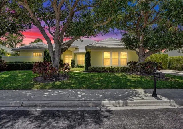 Single family home for sale at 2760 Tecumseh Dr, West Palm Beach, FL 33409 | MLS# B26045738