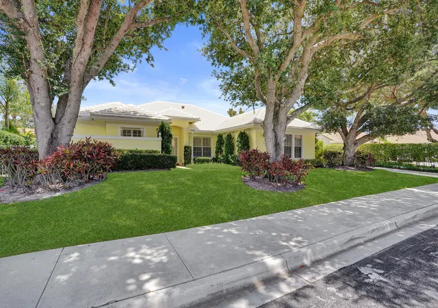 Photo 2 of Single family home for sale at 2760 Tecumseh Dr, West Palm Beach, FL 33409 | MLS# B26045738 | Listing updated on 2026-10-05