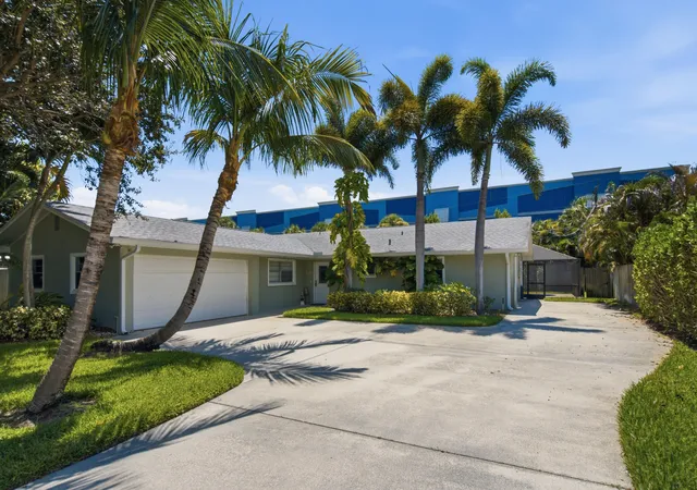 Photo 1 of Single family home for sale at 4796 Se Manatee Ter, Stuart, FL 34997 | MLS# B26045750 | Listing updated on 2026-10-08
