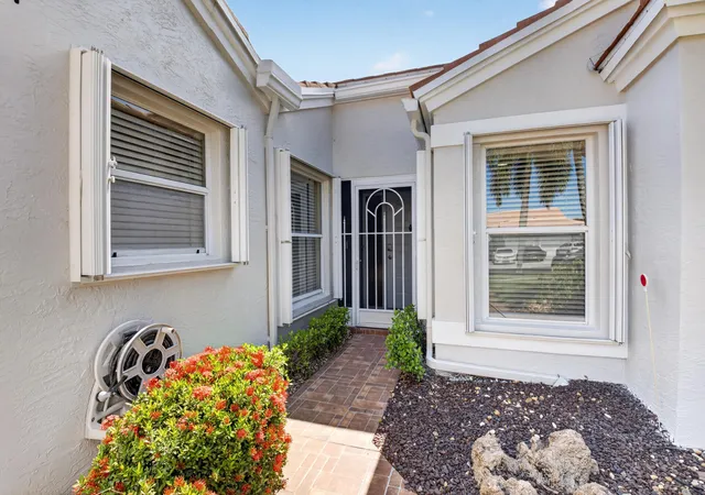 Homes for sale in Boynton Beach, FL | 5590 Royal Lake Cir, Boynton Beach, FL 33437 | MLS# B26045761