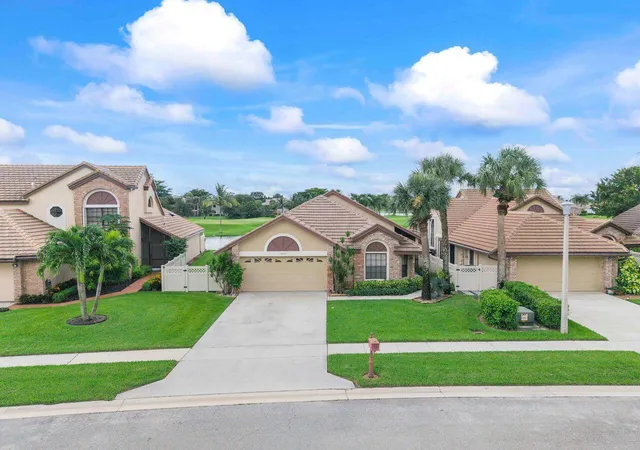 Photo 4 of Single family home for sale at 6852 Bitterbush Pl, Boynton Beach, FL 33472 | MLS# B26045818 | Listing updated on 2026-09-23