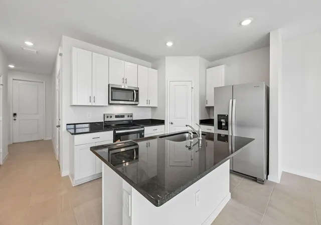 5th image of 655 Salisbury Cir, Fort Pierce, FL 34982 | MLS# B26045863