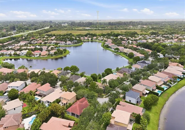 Homes for sale in Weston, FL | 19308 Stonebrook St, Weston, FL 33332 | MLS# A12036947