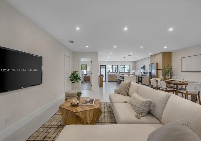 4th image of 5718 Ne 15Th Ave, Fort Lauderdale, FL 33334 | MLS# A12041534