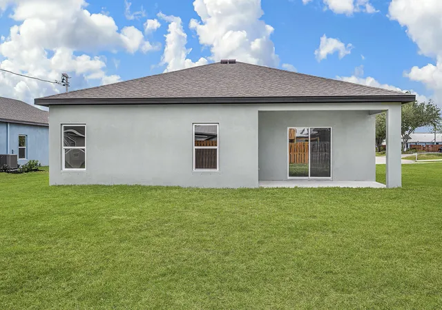 Photo 3 of Single family home for sale at 5701 Palm Dr, Fort Pierce, FL 34982 | MLS# B26045887 | Listing updated on 2026-10-01